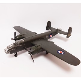 MAQUETTE AVION BOMBARDIER B-25 MITCHELL (ECHELLE 1/87°)