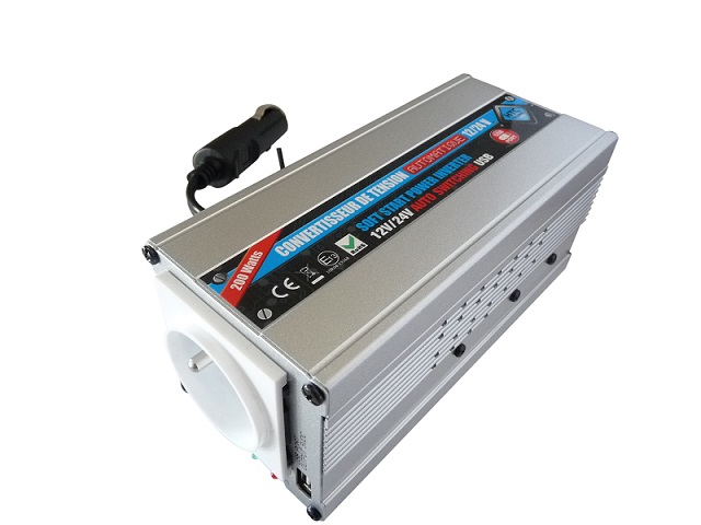 Convertisseur 12V / 24V automatique vers 220V 200W avec prise USB- A&#160; 0.5A
