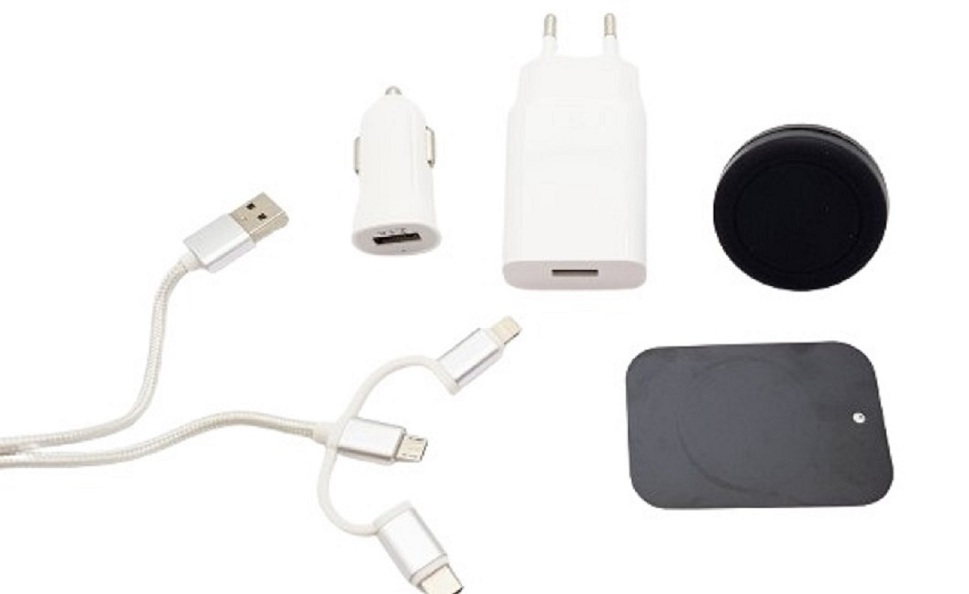 Kit chargeur allume cigare 12V / 24V avec chargeur secteur 230V 2.1A&#160; et porte t&eacute;l&eacute;phone magn&eacute;tique