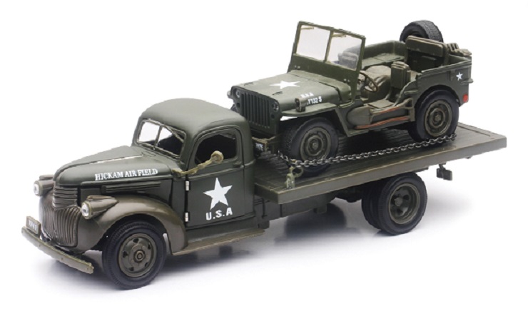 Camion Chevrolet militaire &agrave; plateau 1941 + jeep Willys 1941