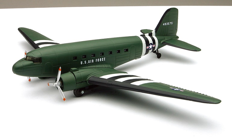 Maquette avion bombardier 1/87&egrave;me DC-3&#160; 2&egrave;me guerre mondiale